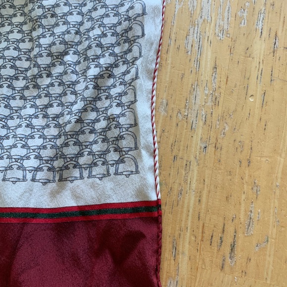 Gucci scarf . DO NOT BUY  I need help identifying/authenticating. - Picture 3 of 7
